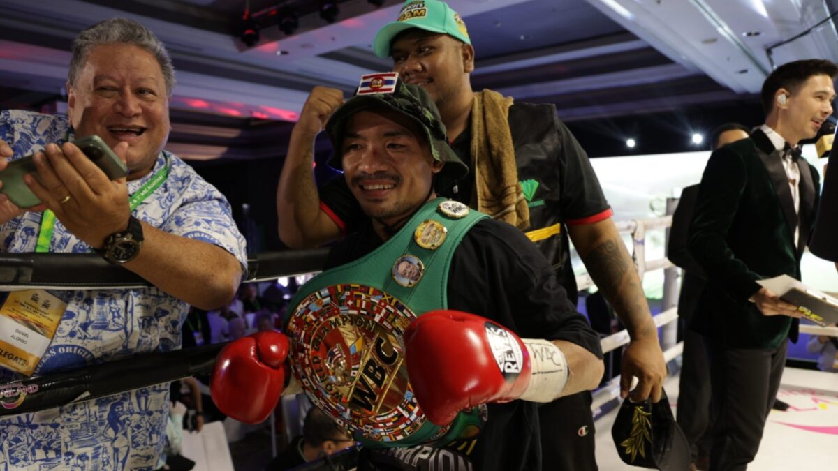 Freshmart Outmuscles Zarate to Claim WBC Light Flyweight Crown