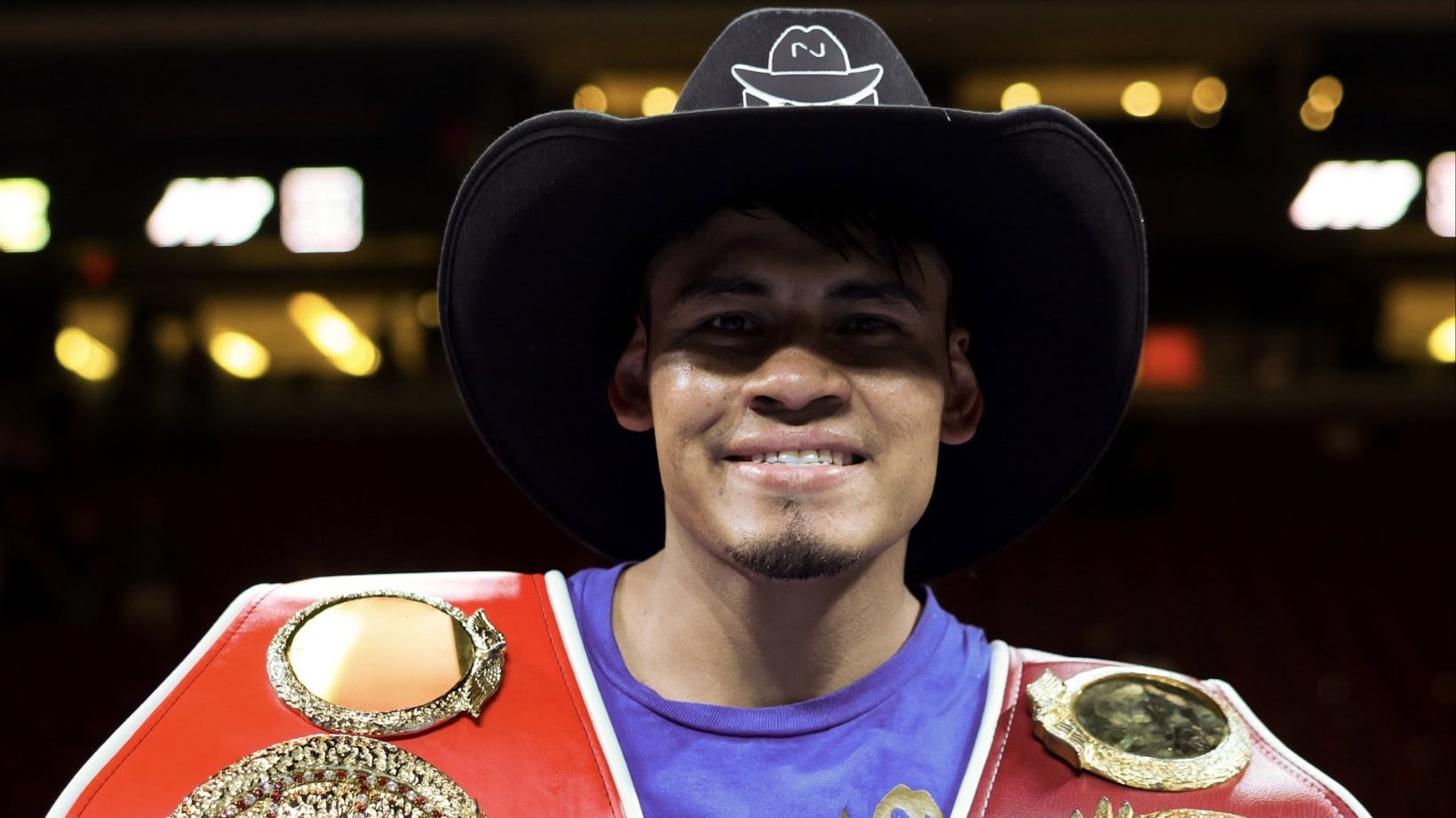 Emanuel Navarrete Forces Doctor Stoppage Over Nunez, Unifies WBO and IBF Titles